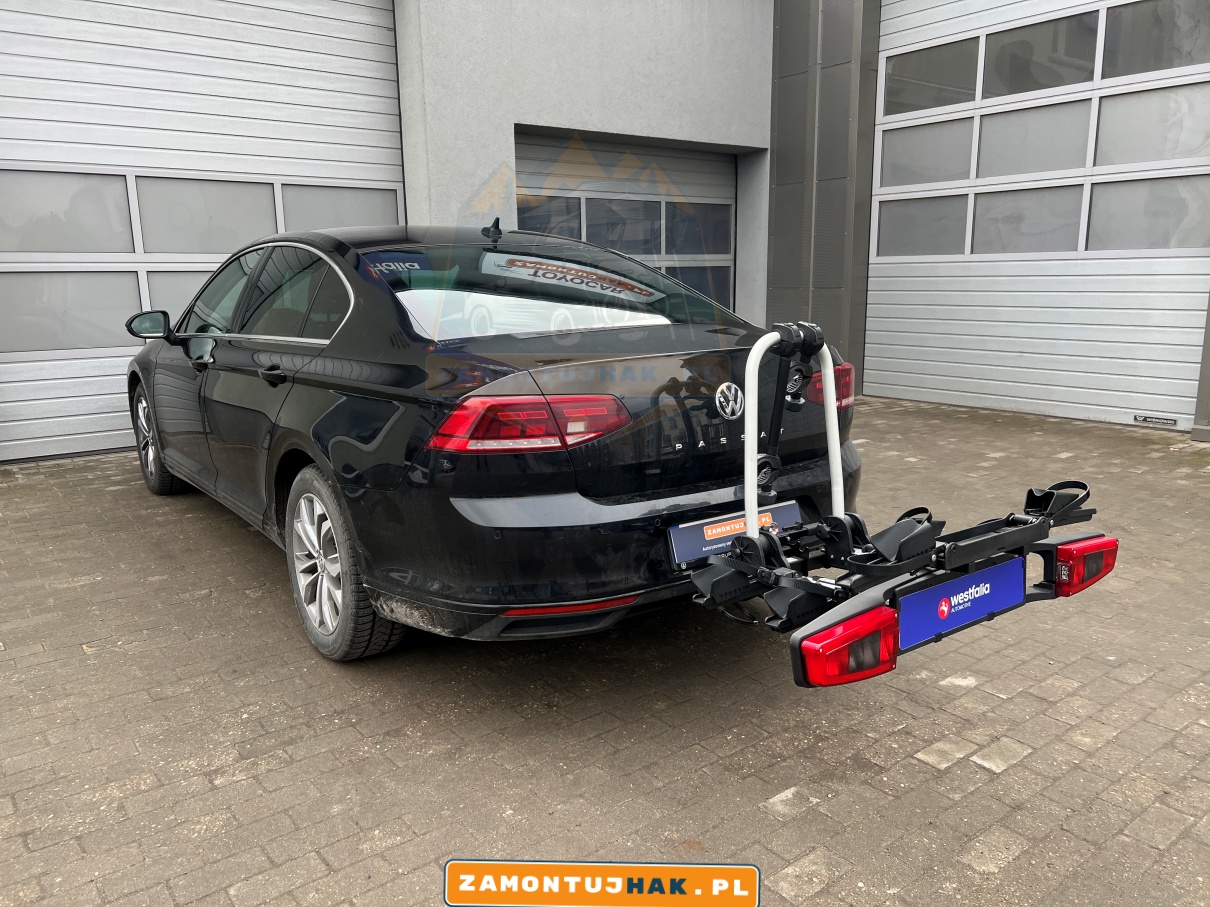 Bagażnik rowerowy Westfalia BC80 LED na VW Passacie B8 - wygodne podr&oacute;że dla miłośnik&oacute;w rower&oacute;w